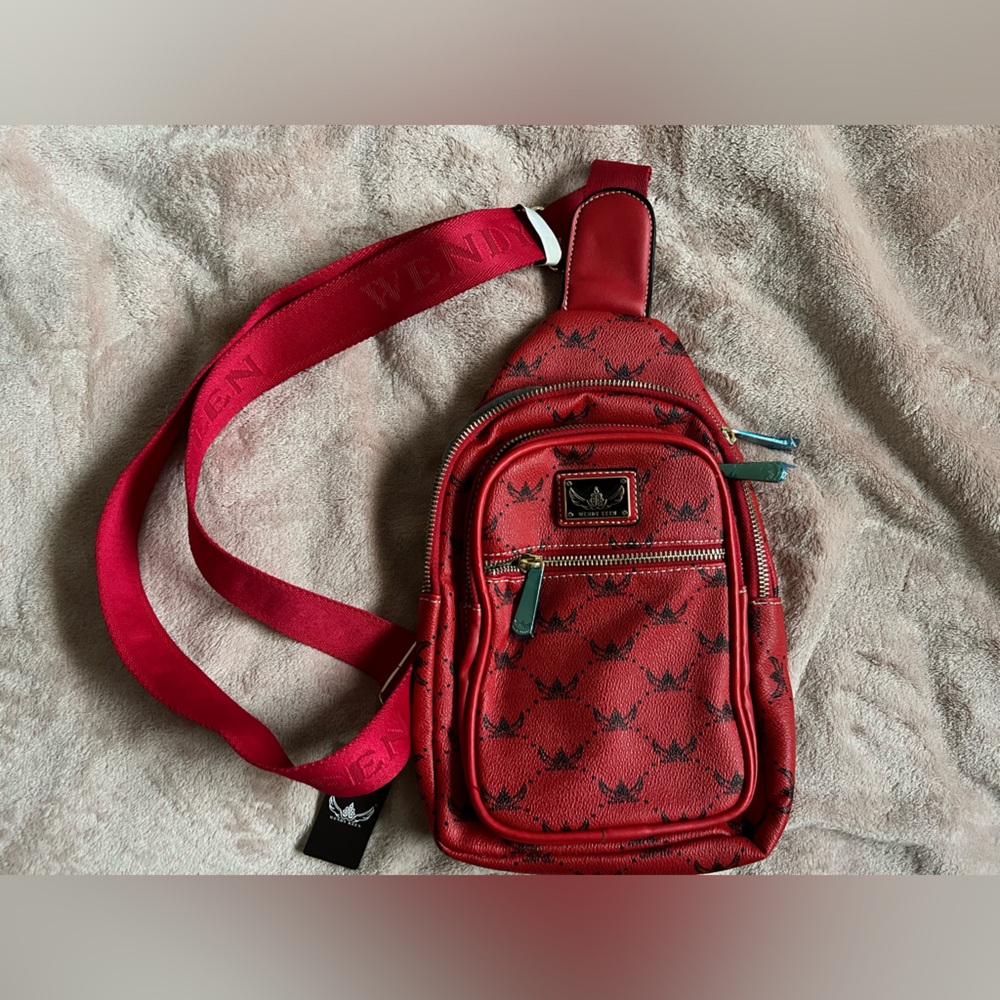 Wendy Keen Crossbody Bag